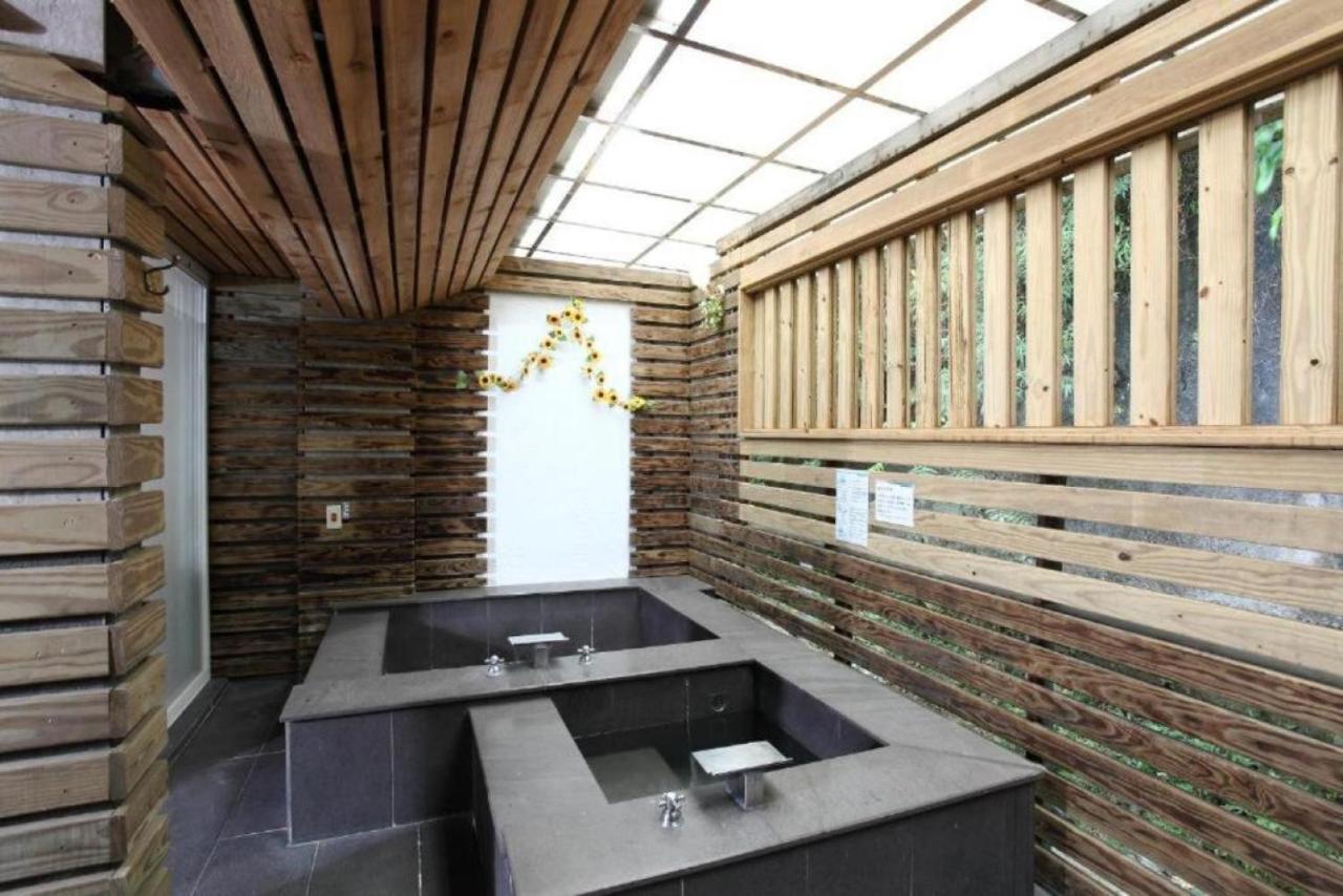 Hotspring World Wulai Hotel Bagian luar foto