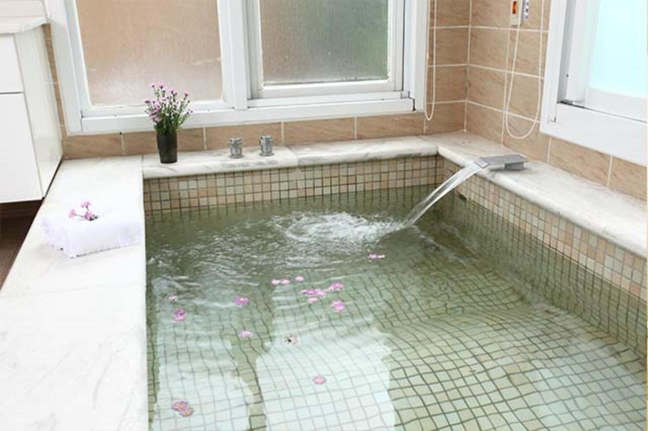 Hotspring World Wulai Hotel Bagian luar foto
