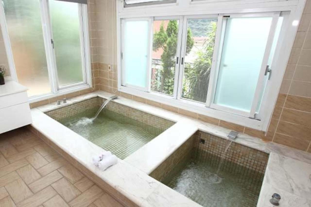 Hotspring World Wulai Hotel Bagian luar foto