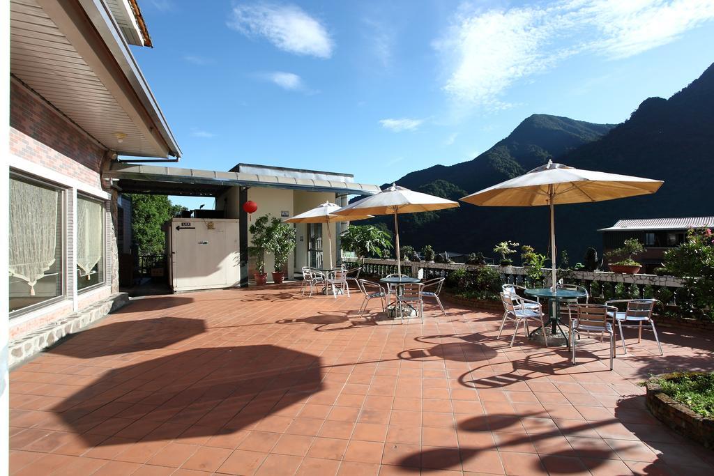 Hotspring World Wulai Hotel Bagian luar foto