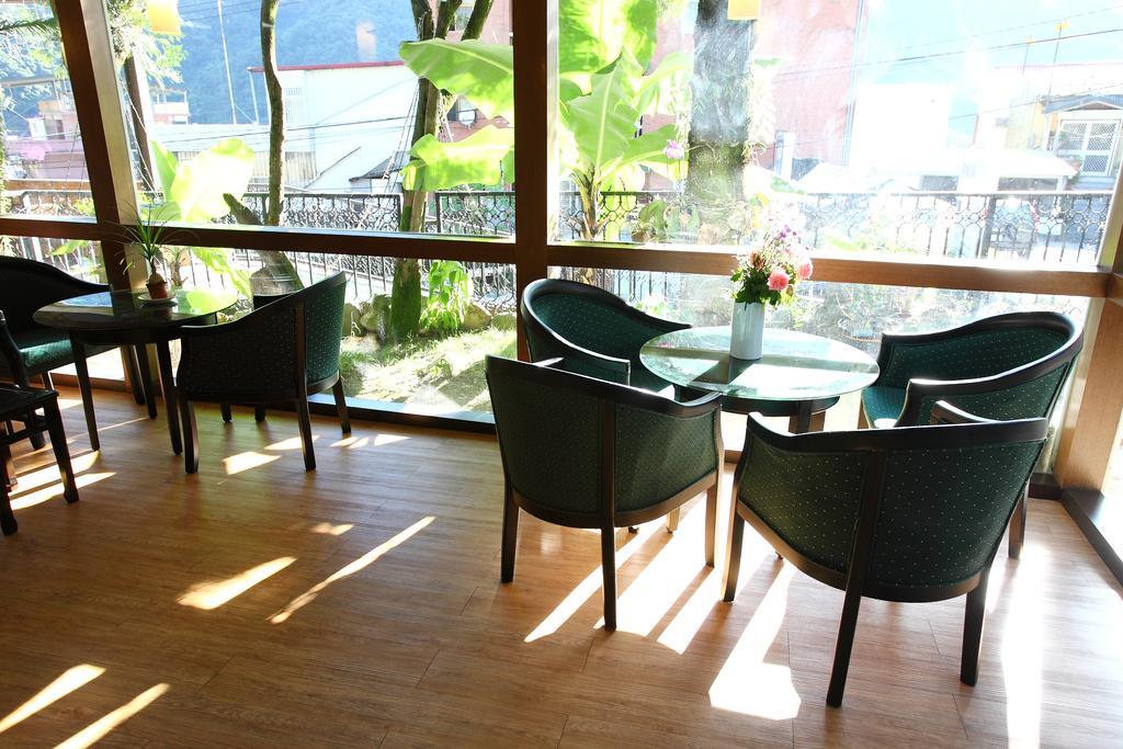 Hotspring World Wulai Hotel Bagian luar foto