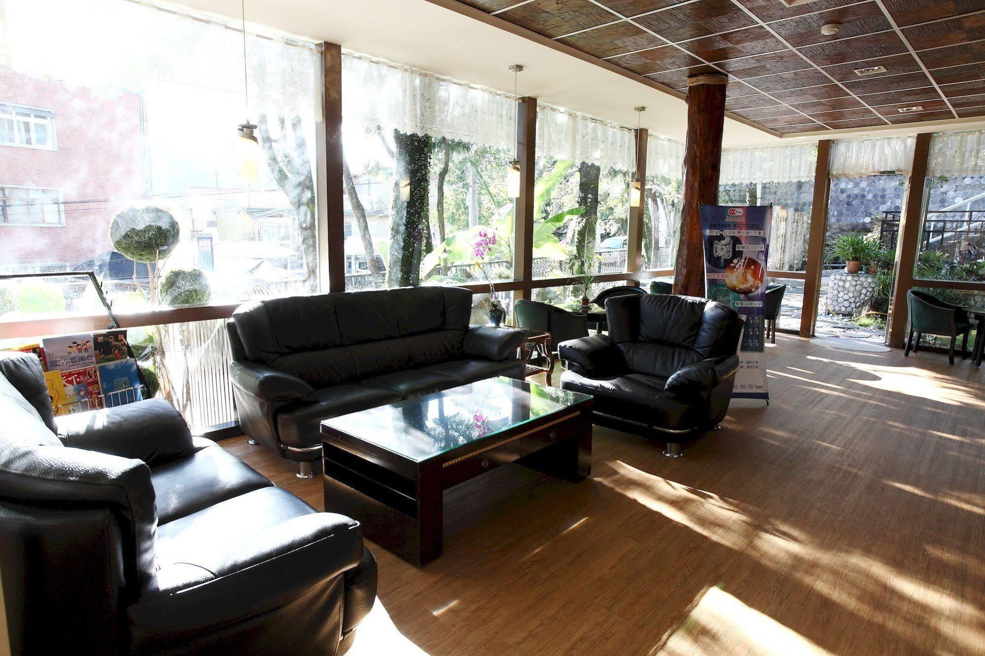 Hotspring World Wulai Hotel Bagian luar foto