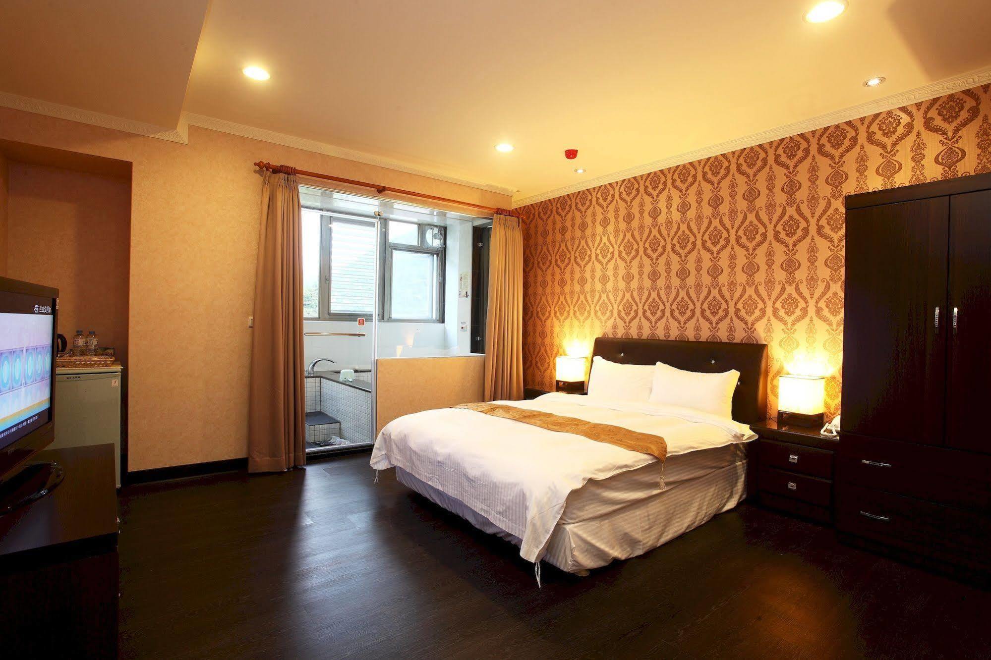 Hotspring World Wulai Hotel Bagian luar foto