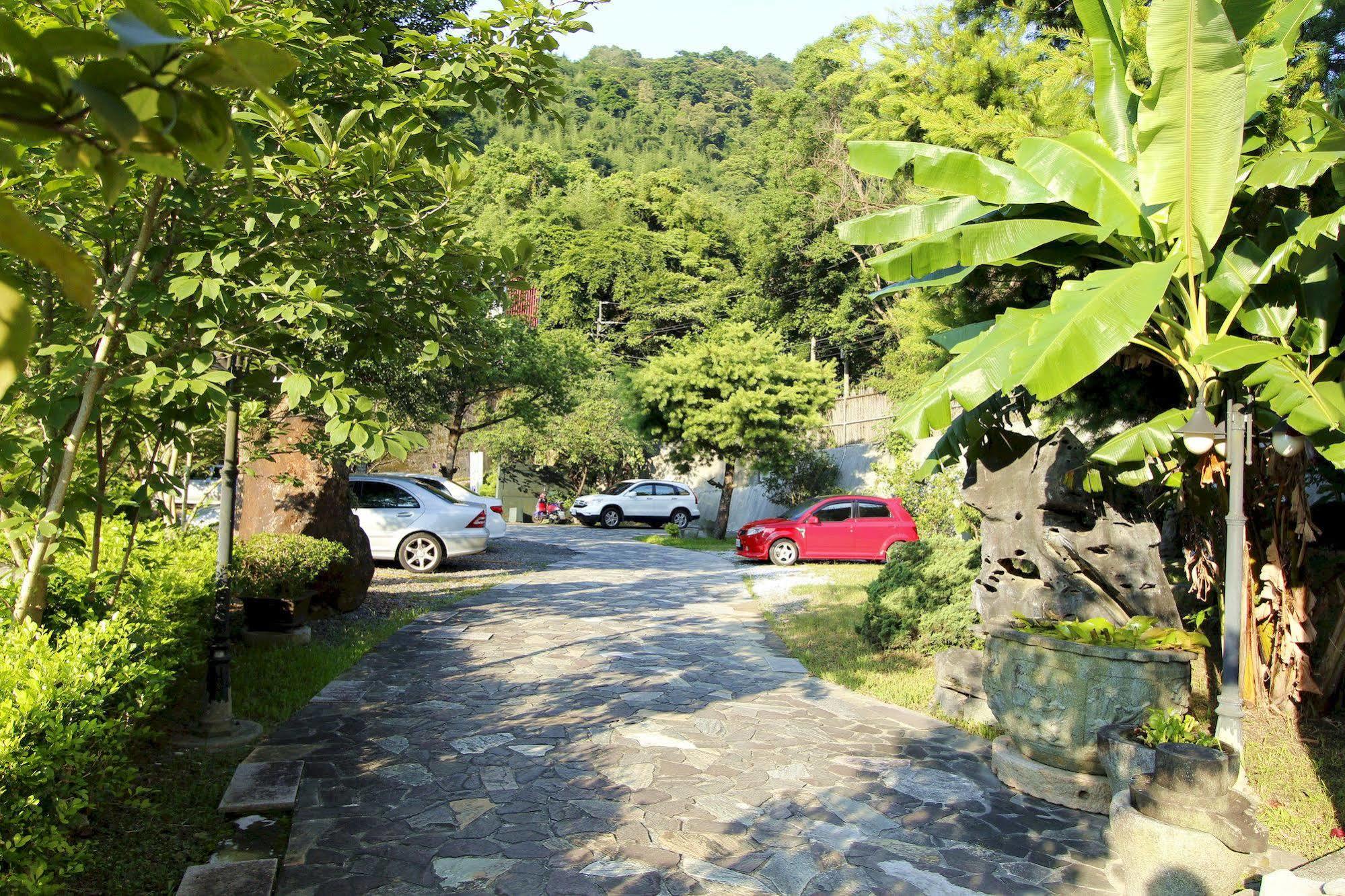 Hotspring World Wulai Hotel Bagian luar foto